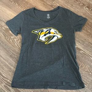 Nashville Predators Vneck Tee